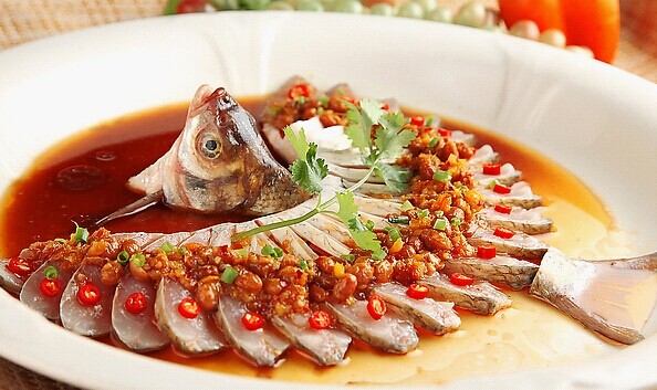 如果你是餐飲老板，如何吃下這700億的年夜飯？