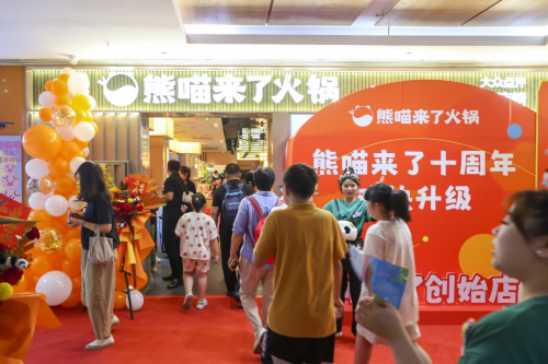 快樂熊貓來了刷屏沈陽，10年400家門店熊喵來了的秘密武器——情緒價值