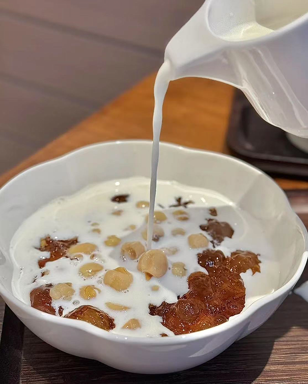 這杯麥記牛奶，怎么悄悄開遍了全國？